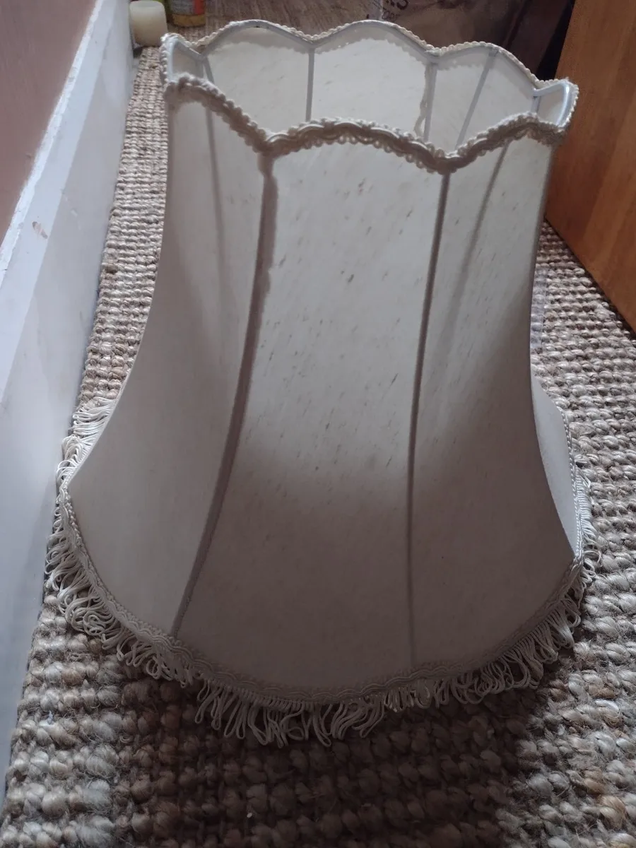 Vintage beige shade with fringe - Image 4