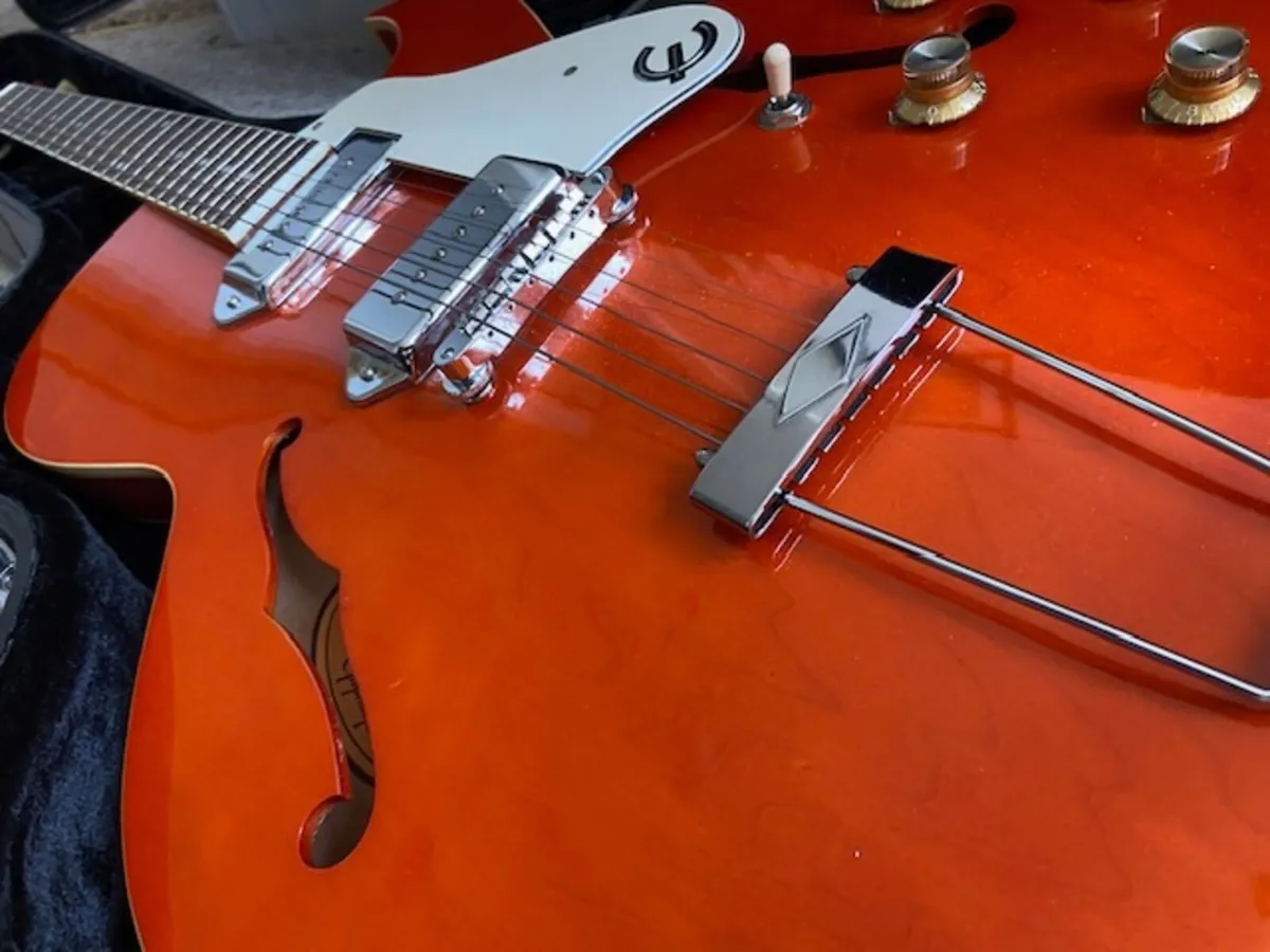 Guitar, Eppiphone Sorrento with case - Image 4