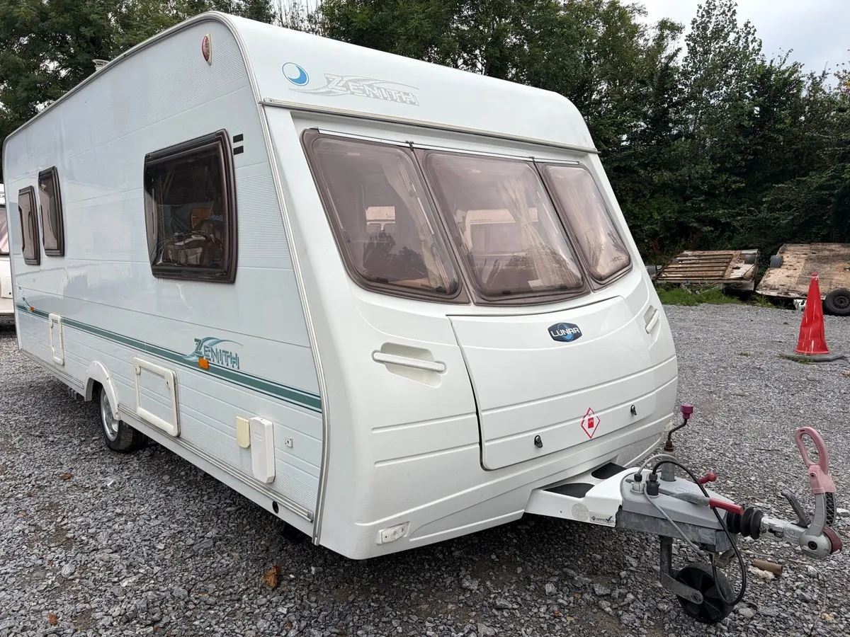 2004 lunar zenith 4/5 berth caravan - Image 2