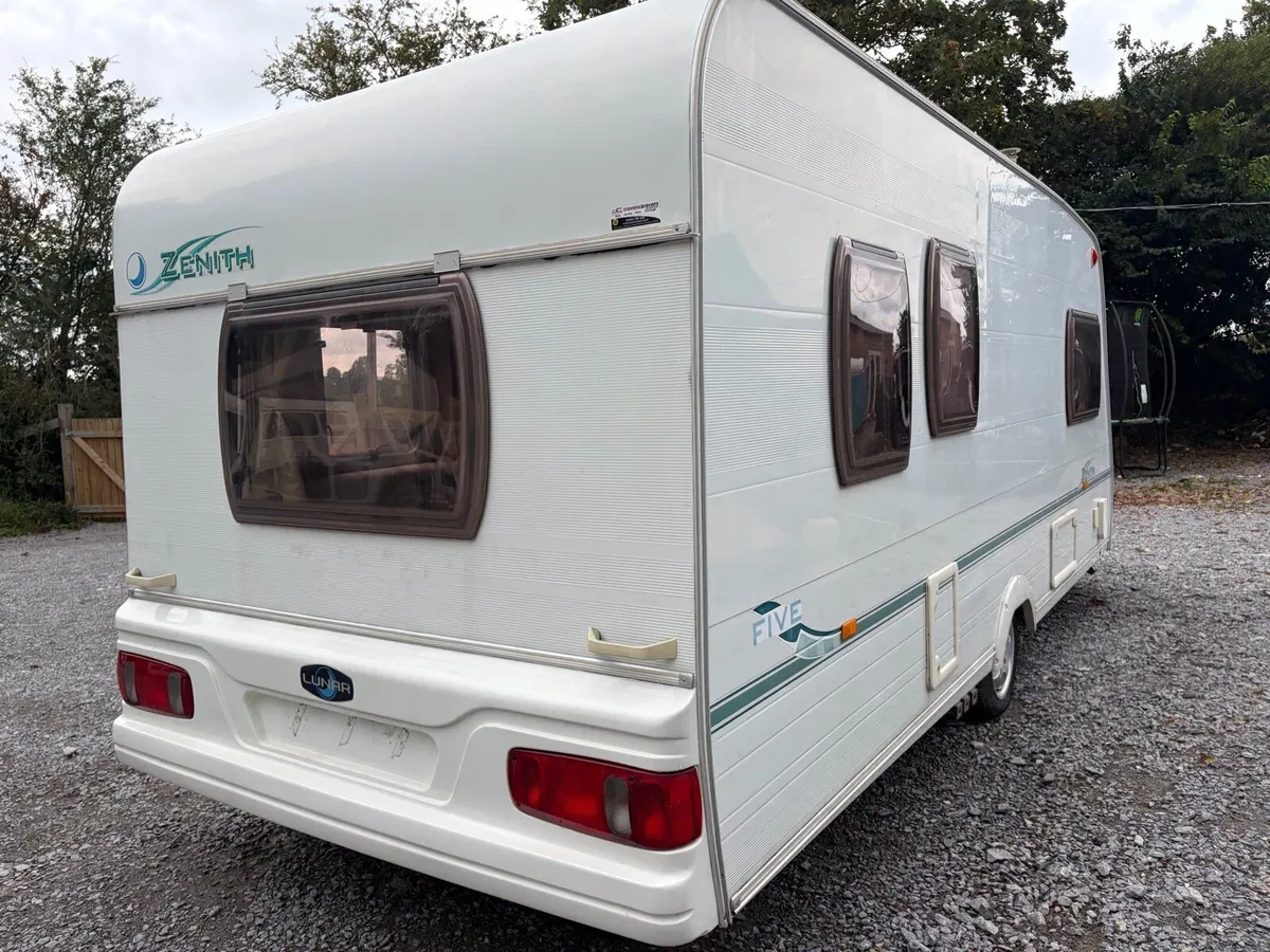 2004 lunar zenith 4/5 berth caravan - Image 3