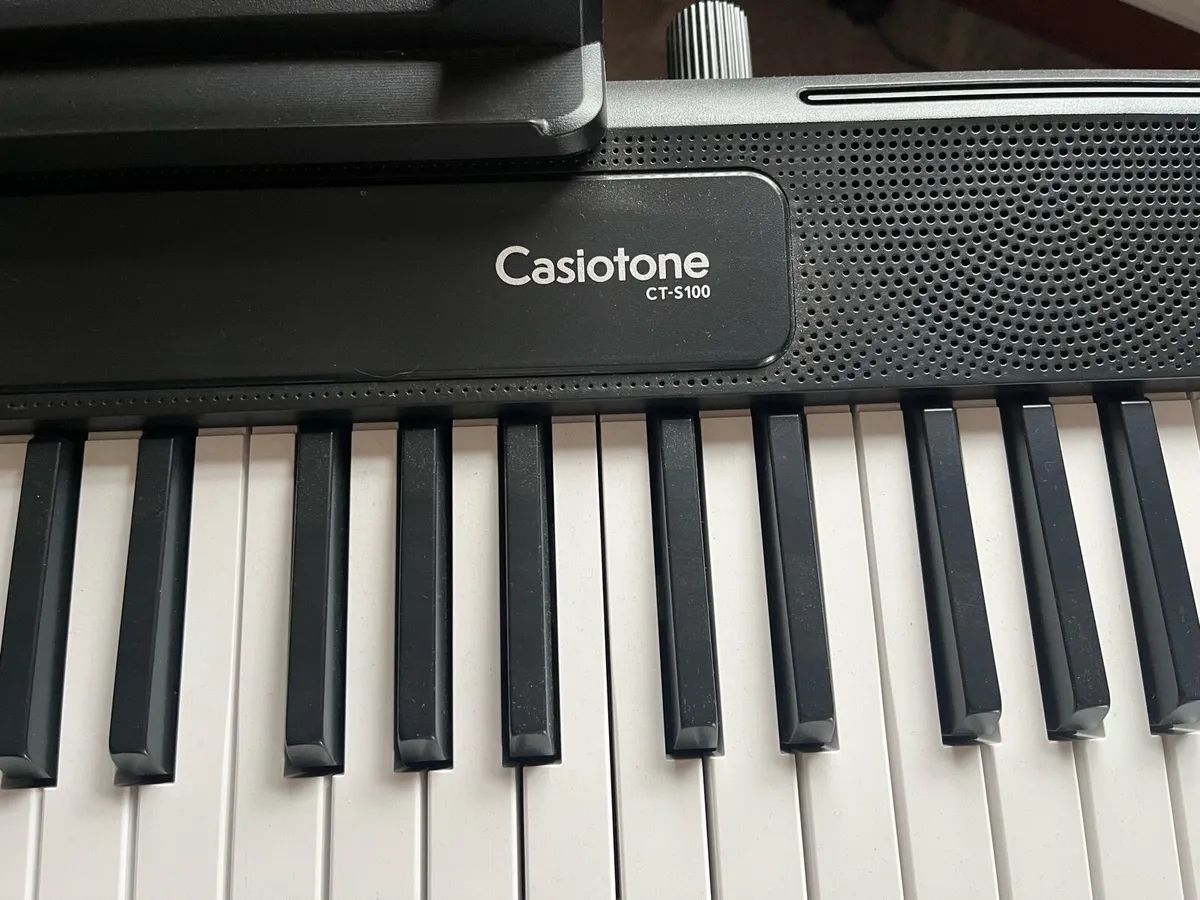Electric Casiotone CT-S100 Piano Keyboard & Stand - Image 3