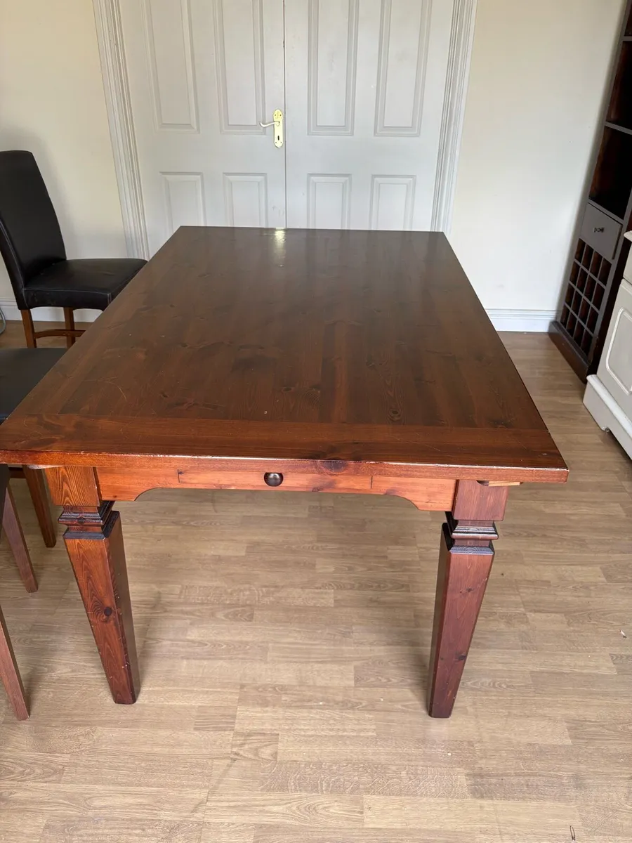 Dining room table - Image 1