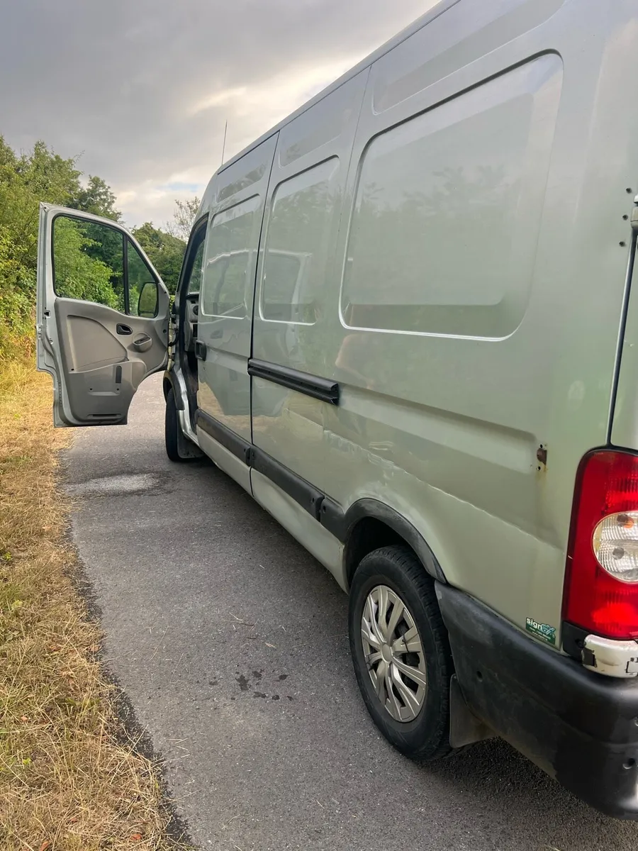 Nissan Interstar - Image 2