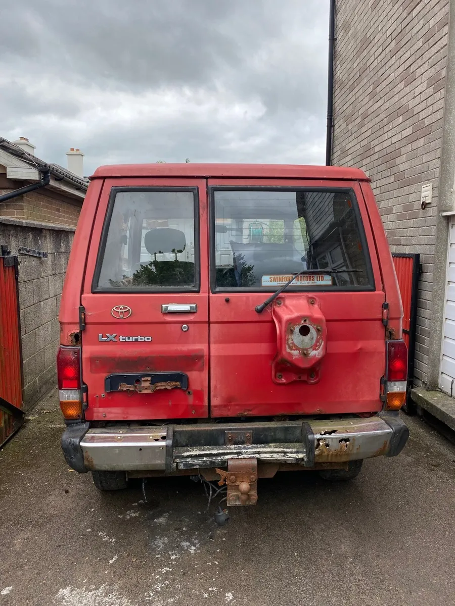 Toyota Land Cruiser 1993 - Image 2
