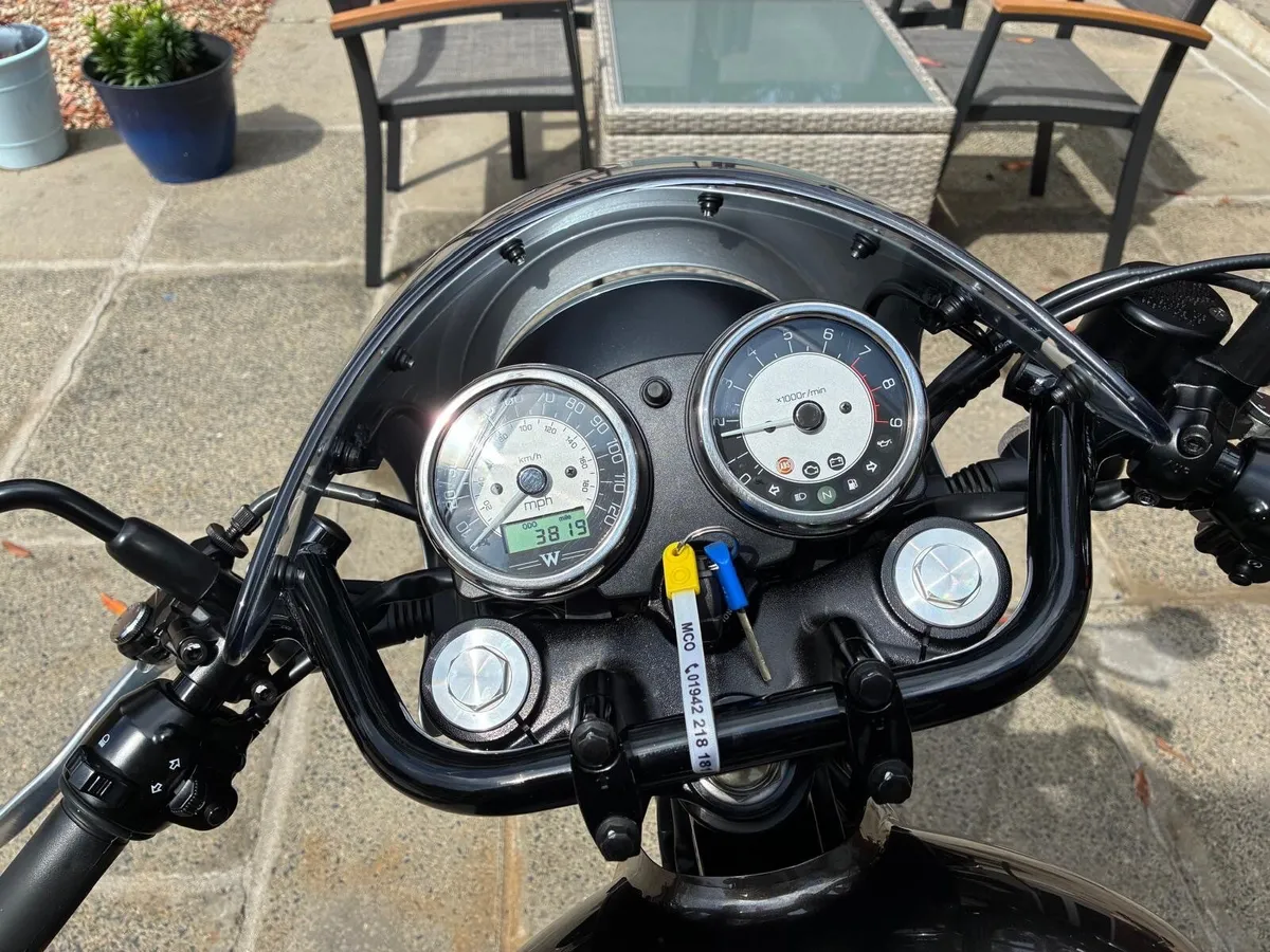 Kawasaki W800 Cafe - Image 2