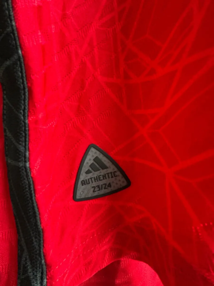 Man United 23/24 Authentic Home Shirt - Image 3