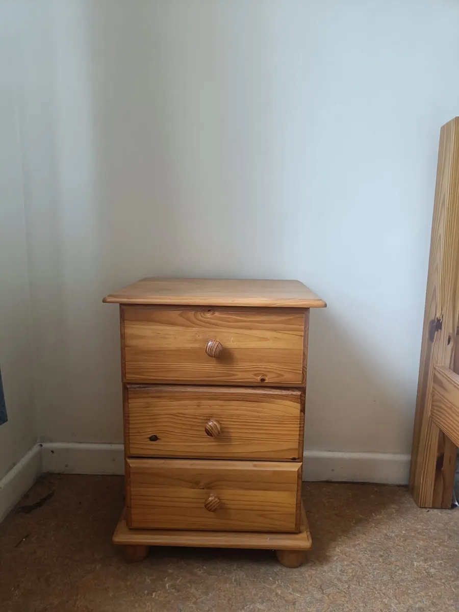 Bed and locker - Image 3