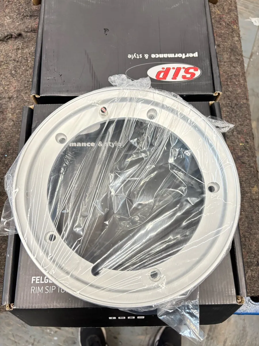 Pair of Vespa SIP tubeless wheel rims PX - Image 1
