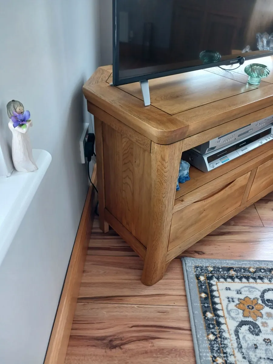 Solid Oak TV Cabinet / Media Unit - Image 2