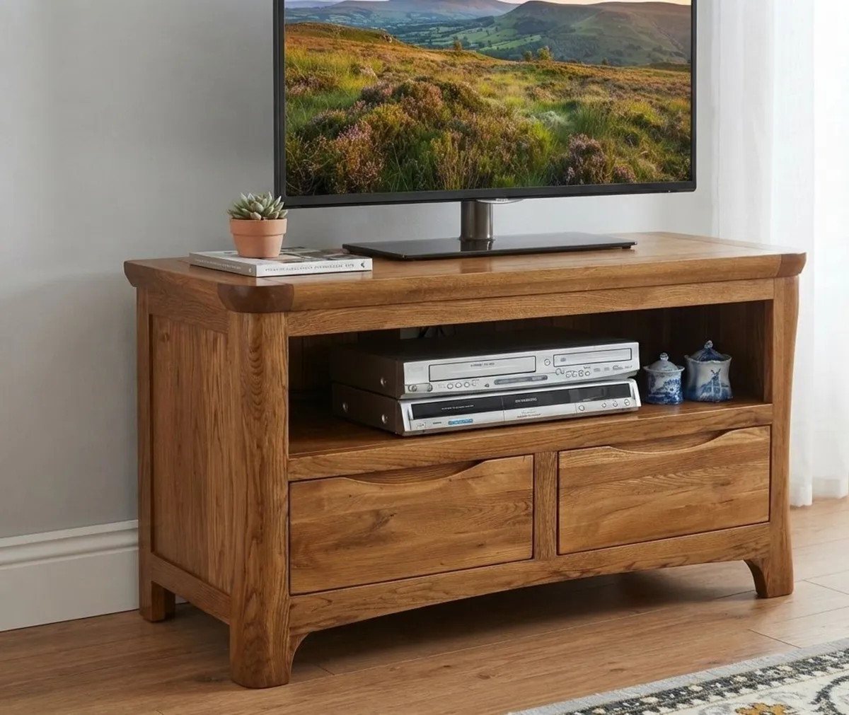 Solid Oak TV Cabinet / Media Unit - Image 1