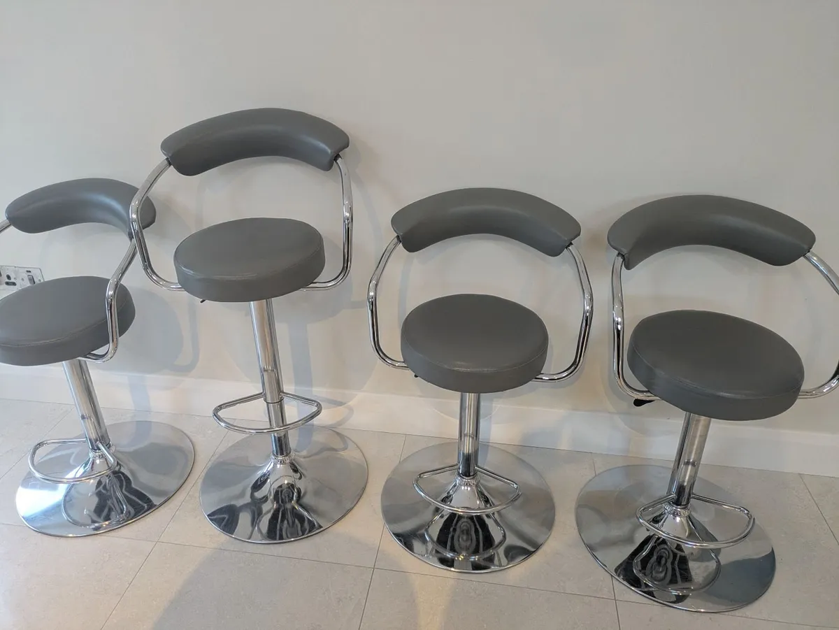 Bar stools  - Gas lift - Image 3
