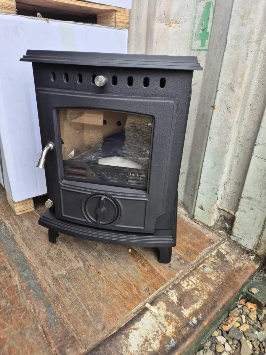 Henley stove - Image 1