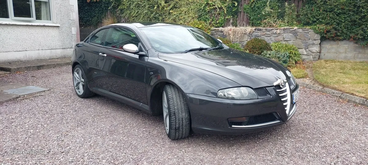 Alfa Romeo GT 2008 - Image 1