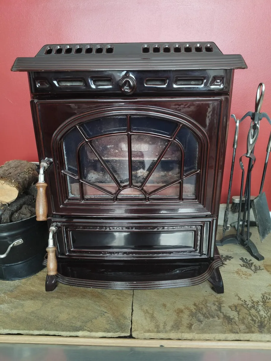 Solid fuel stove