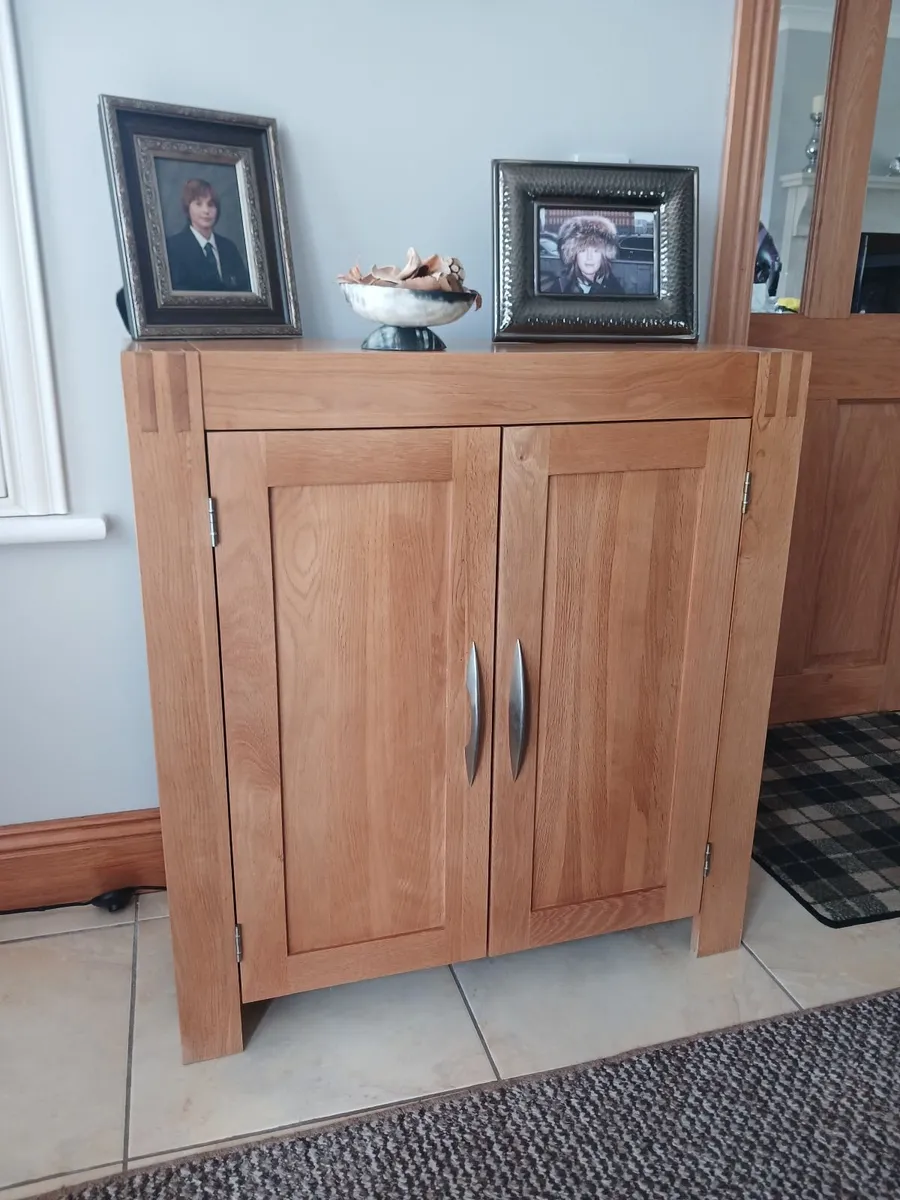 Solid Oak 2-Door Cabinet / Sideboard