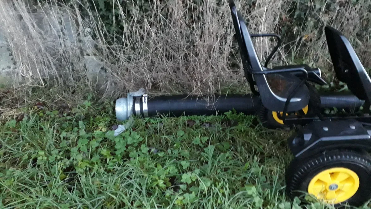 Flood pump and hose - Image 4