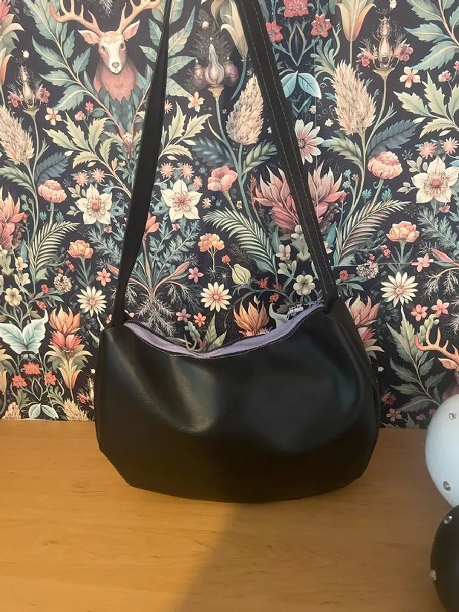 Handmade witch shoulder bag black and lilac - Image 3