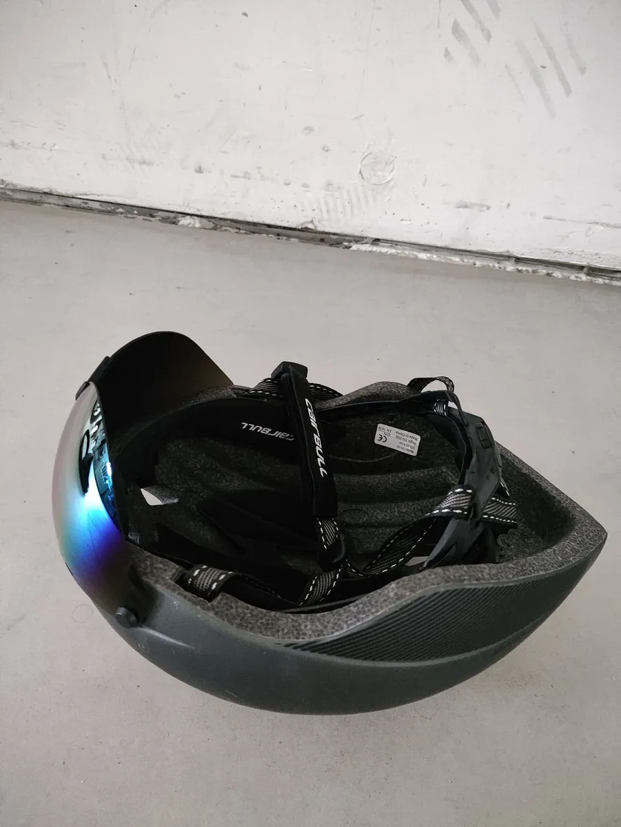 Aero bike helmet - Image 2