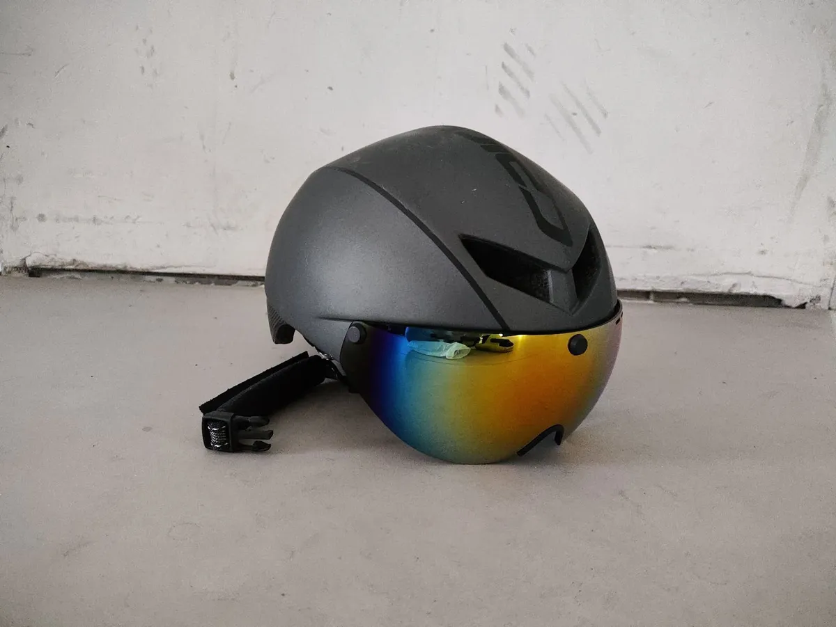 Aero bike helmet - Image 3