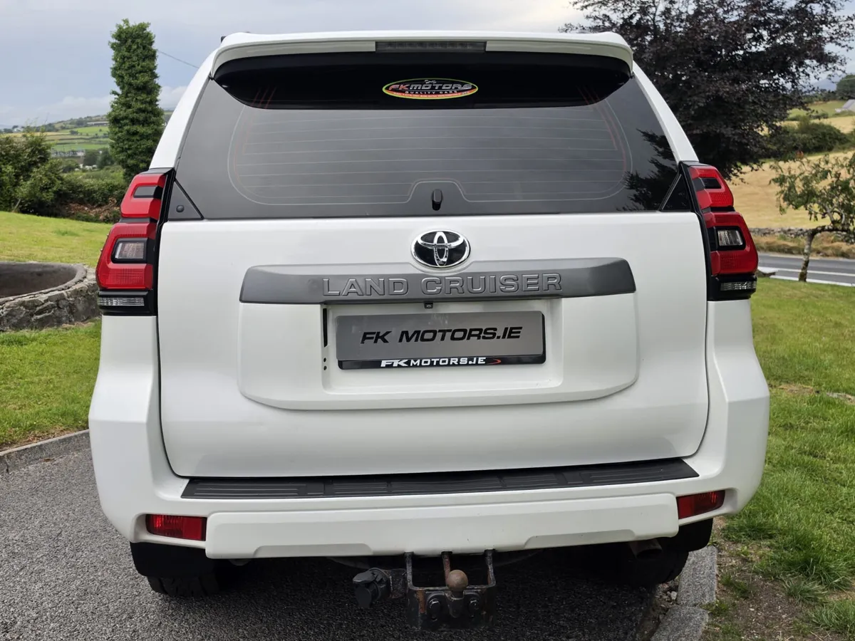 Toyota Land Cruiser 2019 LWB price includes vat - Image 4