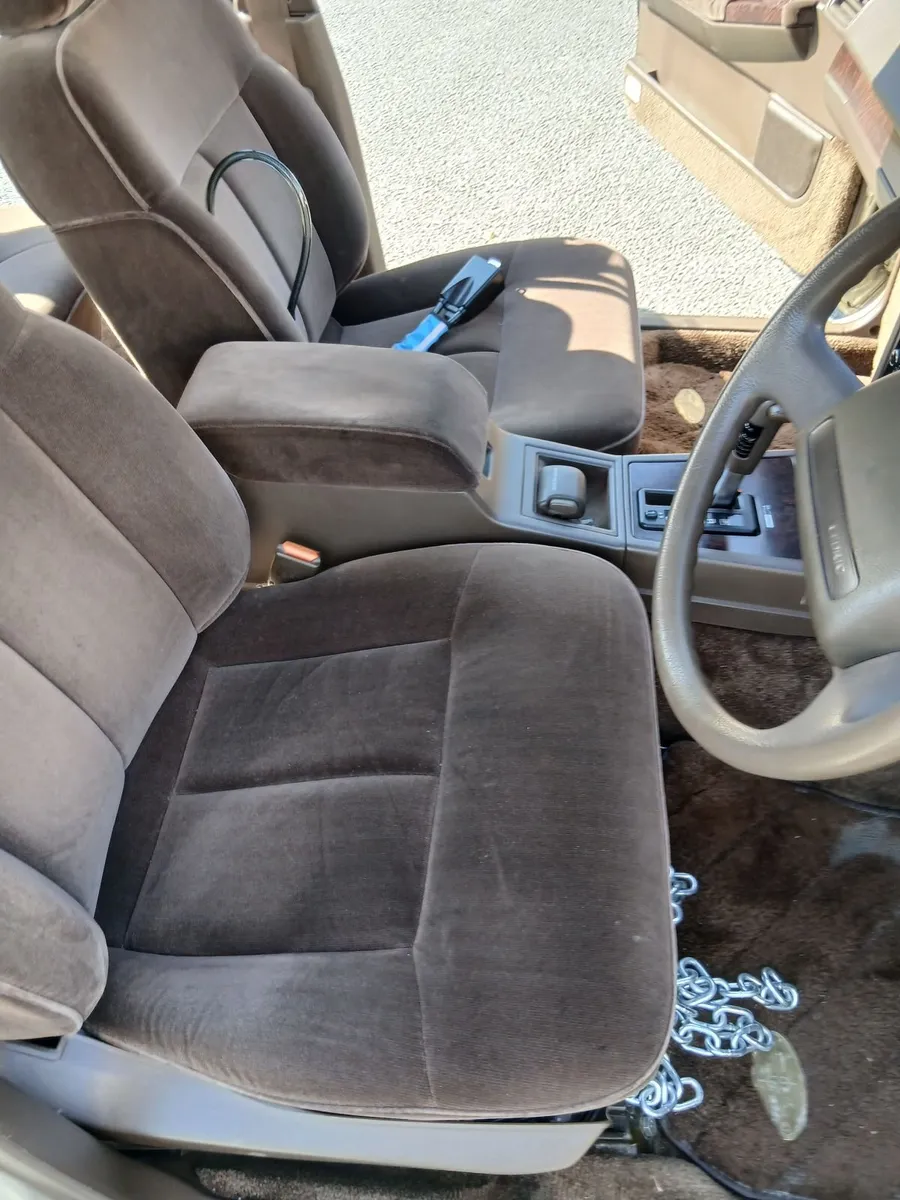 Nissan Cedric 1990 - Image 3