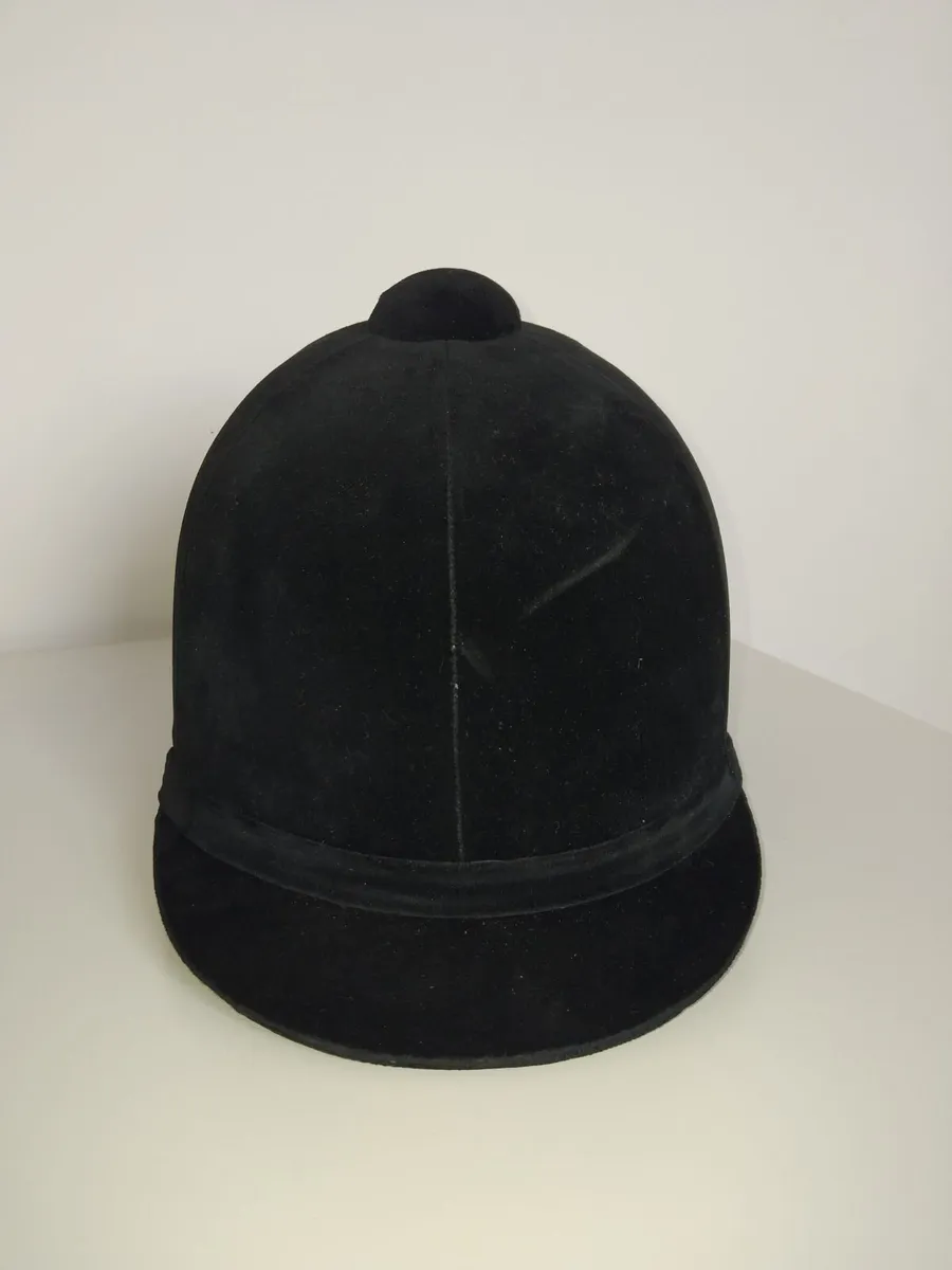 Horseriding helmet & boots - Image 1