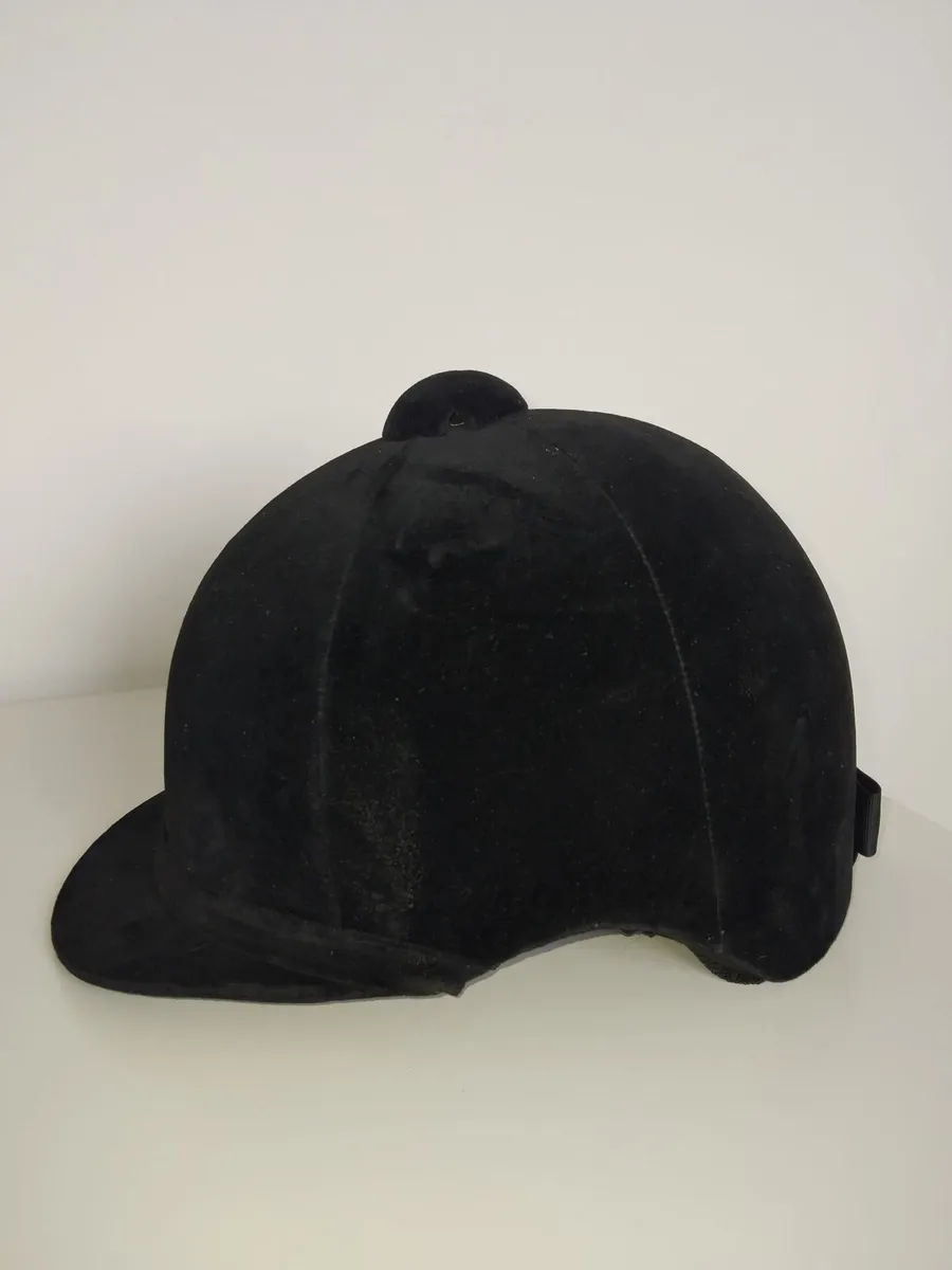Horseriding helmet & boots - Image 4