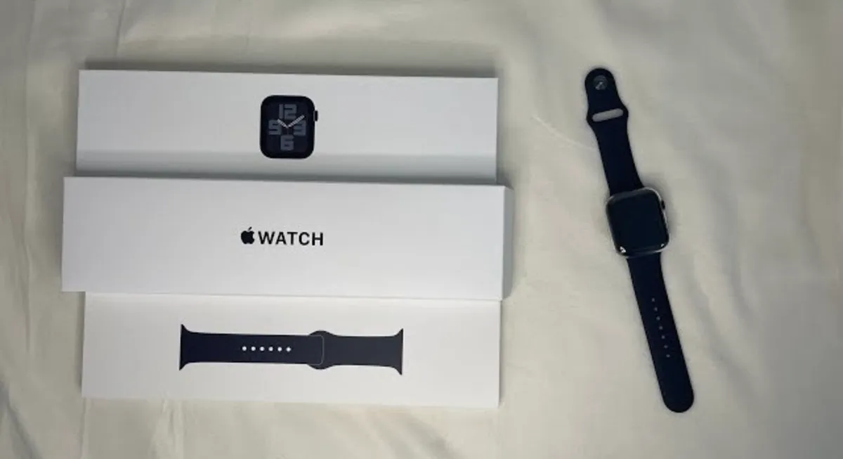 Apple Watch SE 3 - Image 1