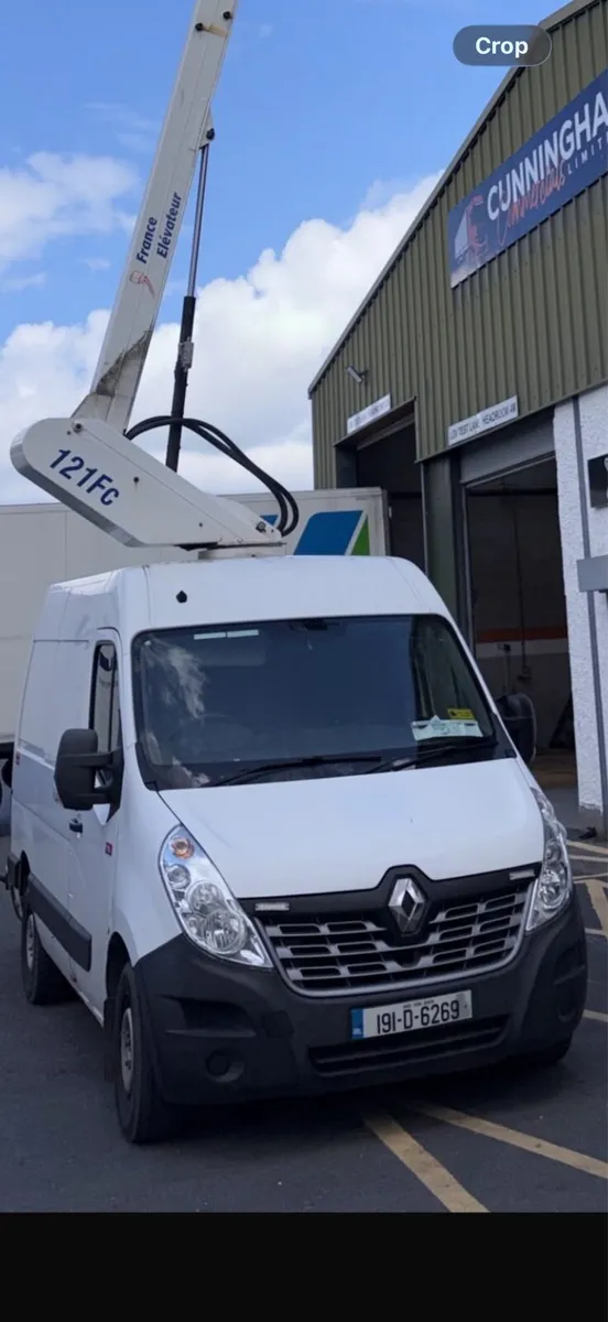 Cherry picker van Renault 2019 - Image 1