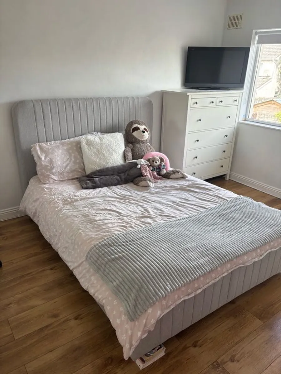 king size bed - Image 4