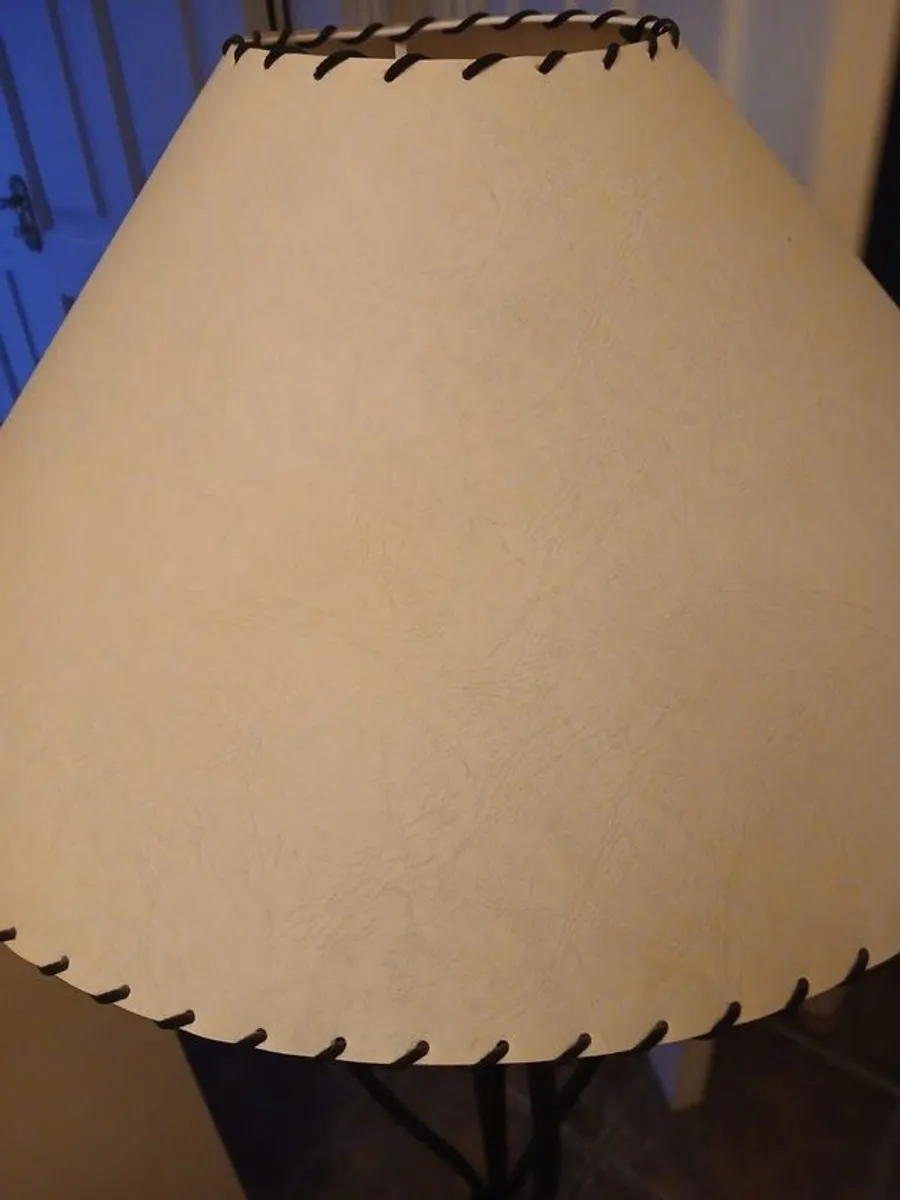 Wrought iron floor lamp - Image 3