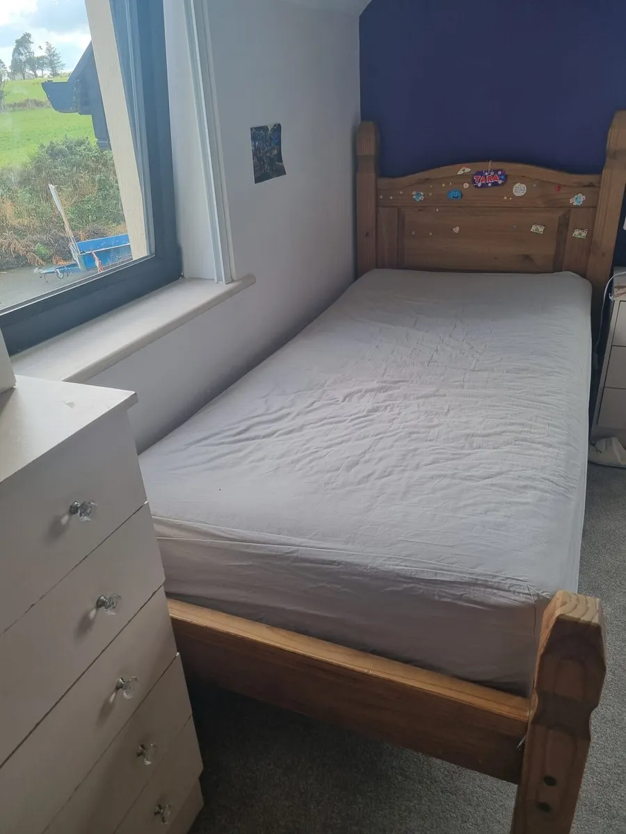 Two single bed frames - Image 1