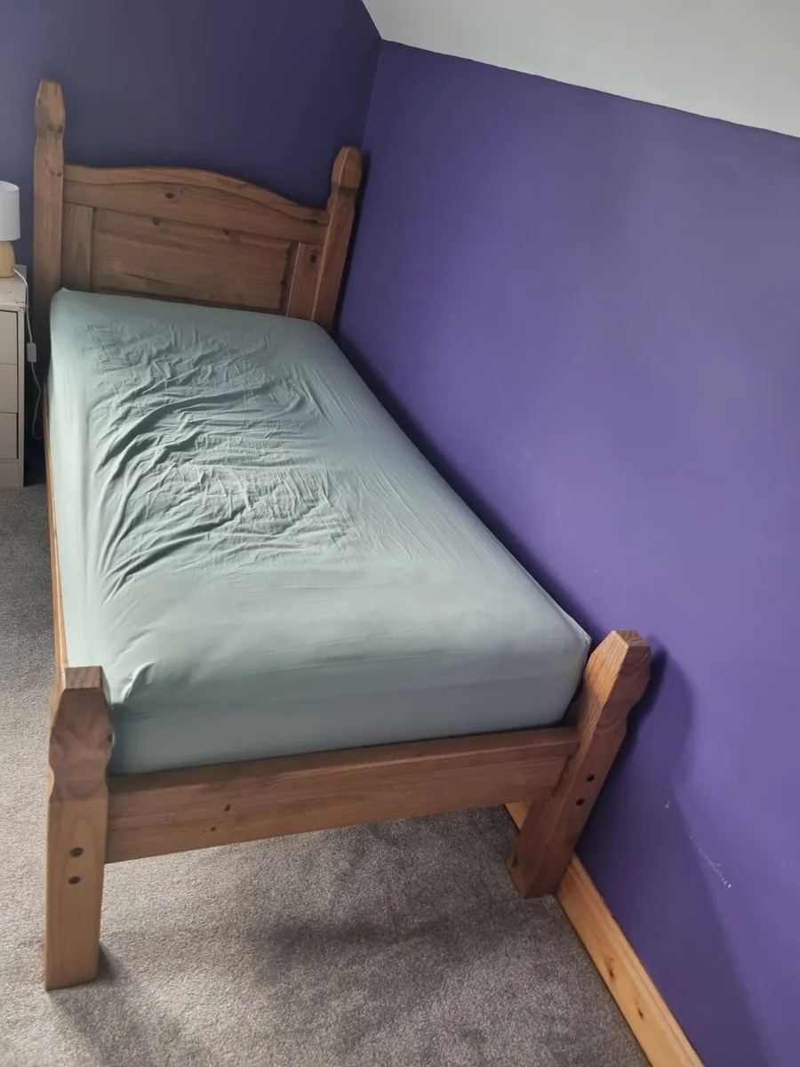 Two single bed frames - Image 4