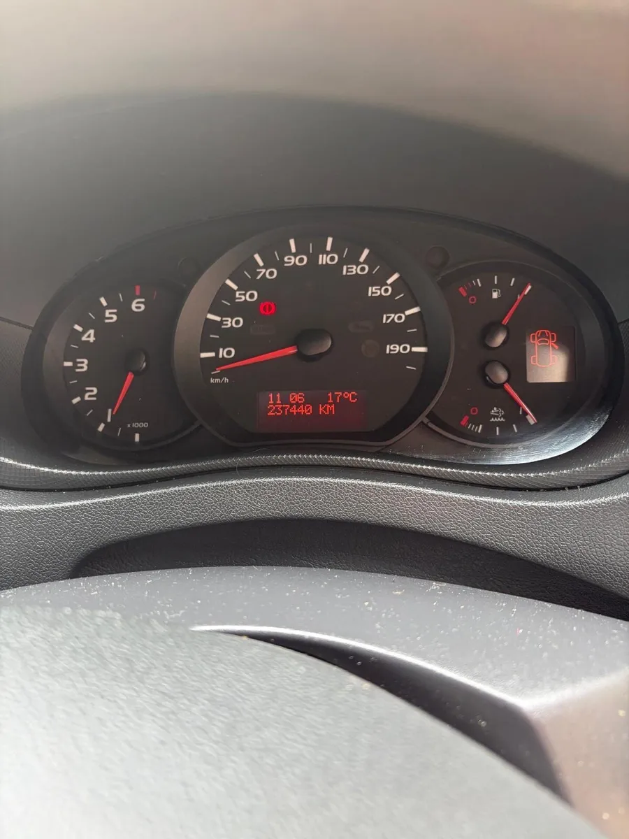 Nissan NV400 - Image 3