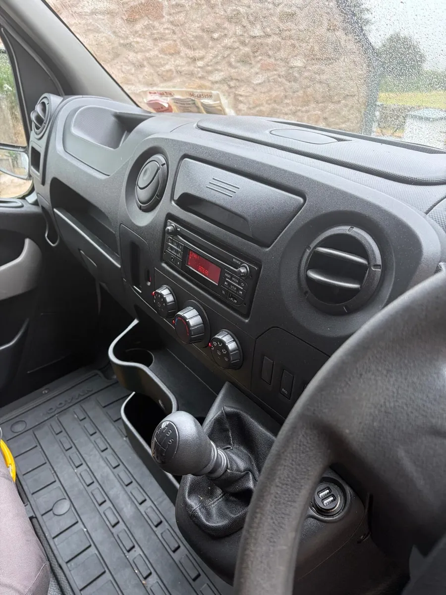 Nissan NV400 - Image 4