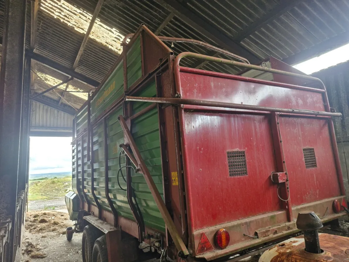 Strautmann silage wagon - Image 4