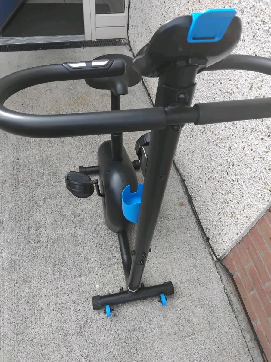 Excerise bike - Image 3