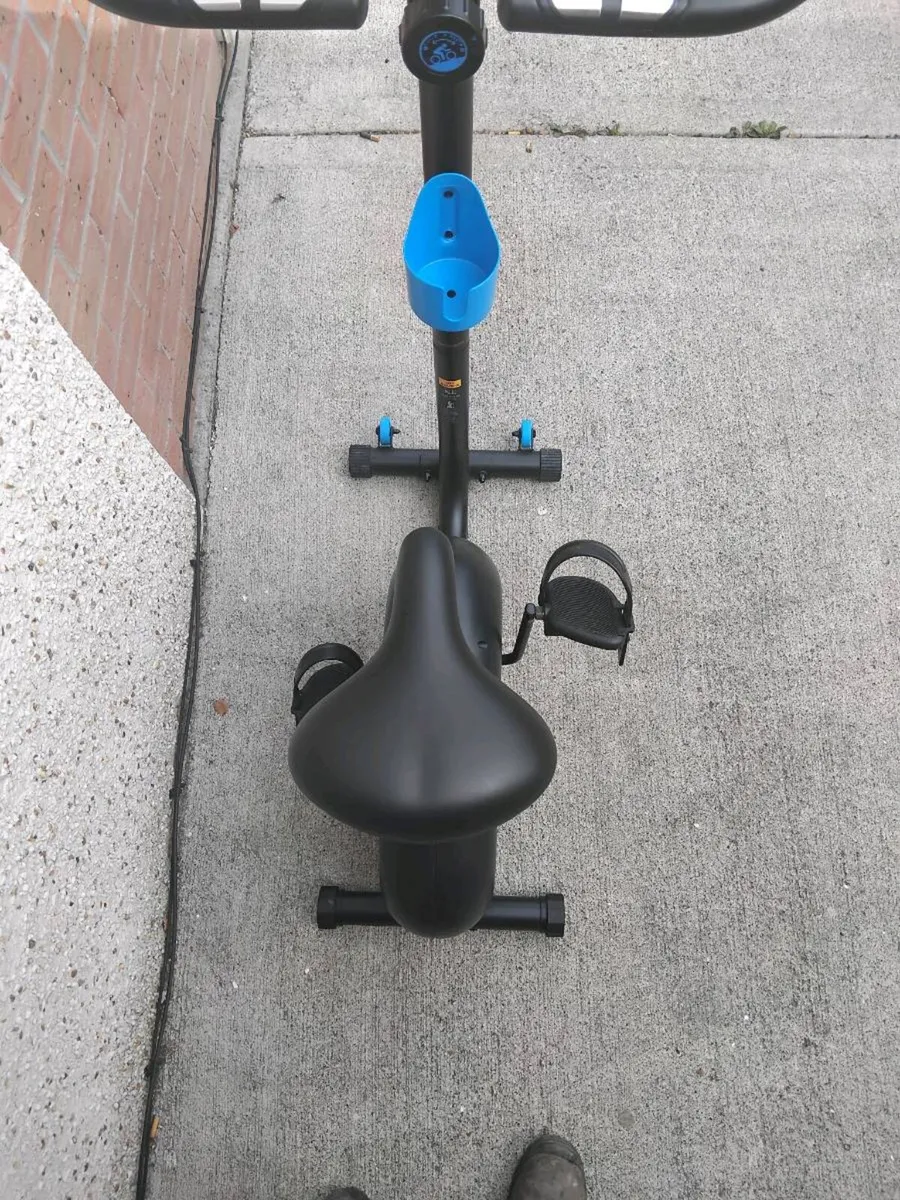 Excerise bike - Image 4