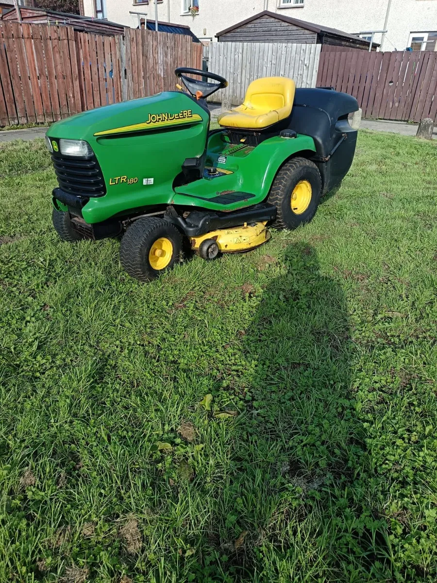 John derre petrol ride on lawnmower - Image 3