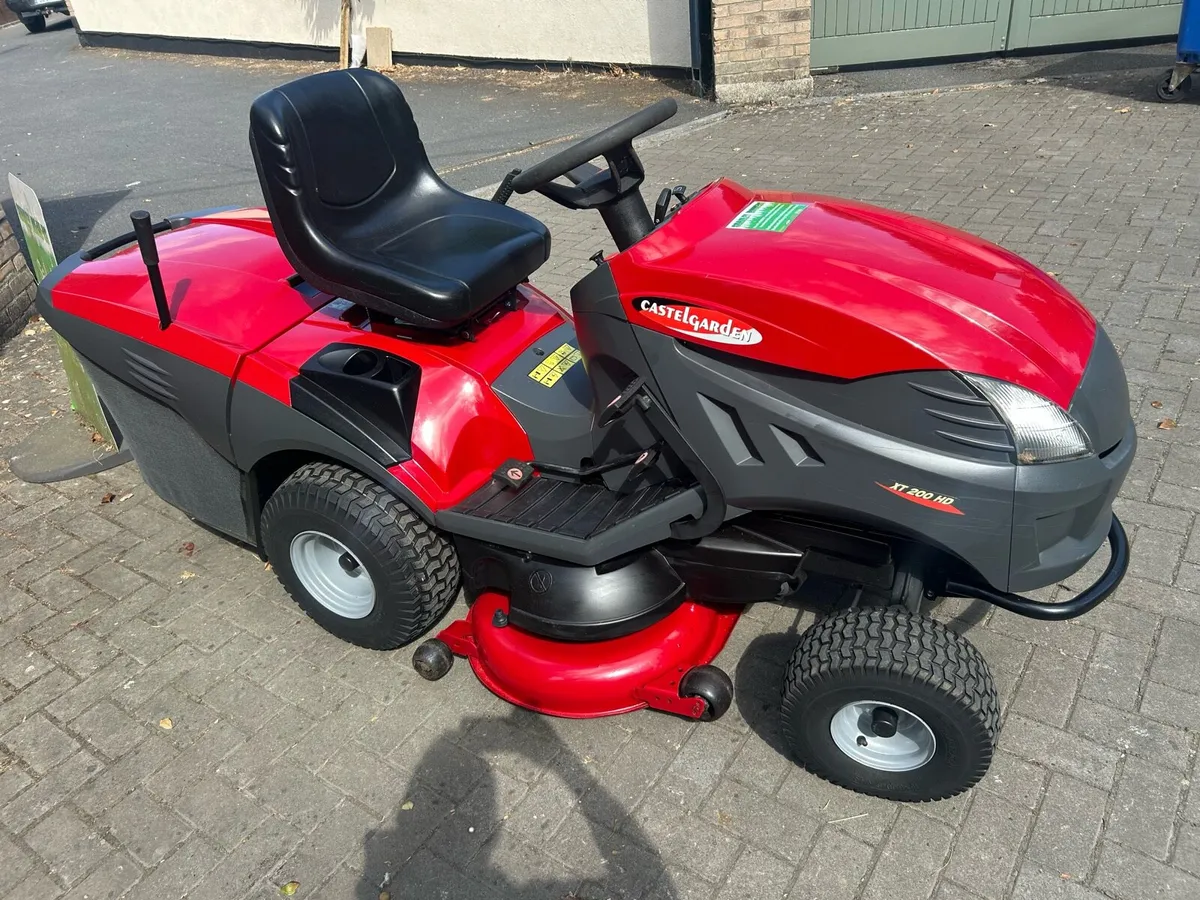Castelgarden XT200 Tractor Mower - Image 2