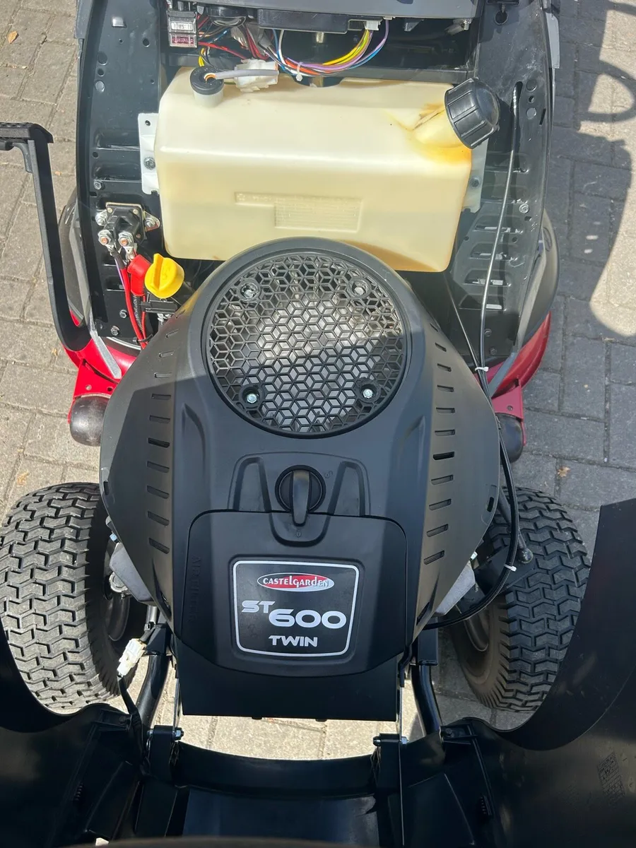 Castelgarden XT200 Tractor Mower - Image 3