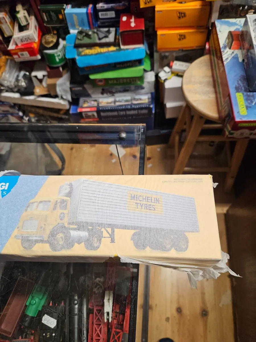 Corgi Leyland Michelin Truck 1.50 - Image 3