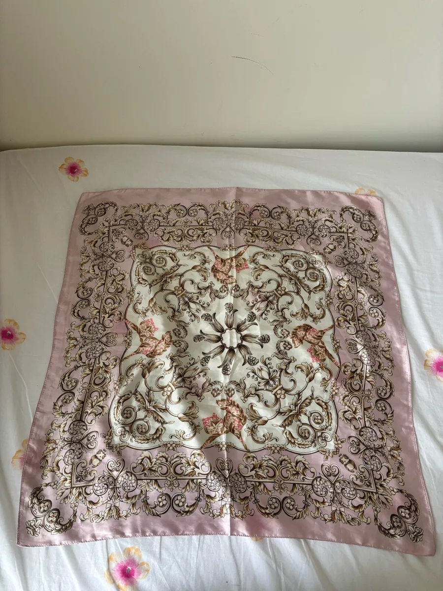 Satin scarves - Image 2