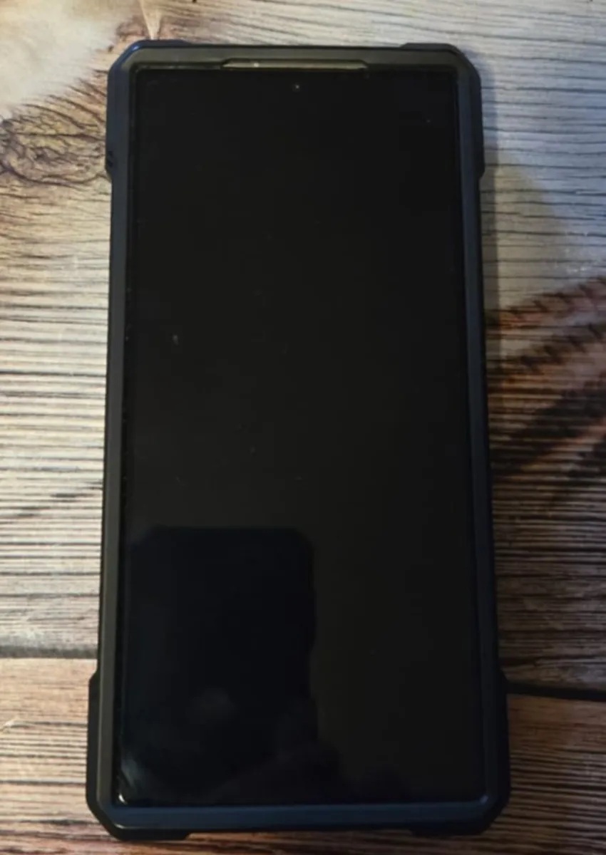 Samsung phone - Image 3