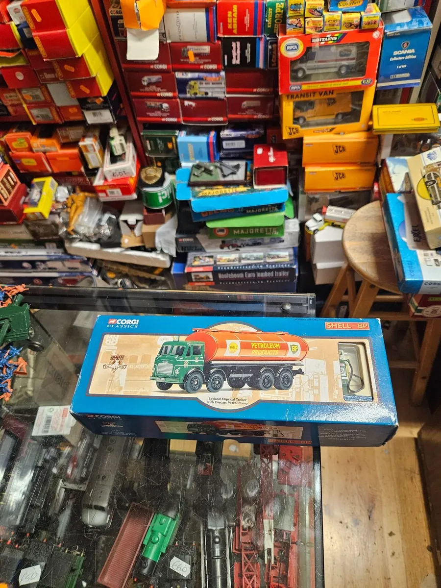 Corgi Leyland Tanker 1.50 - Image 1