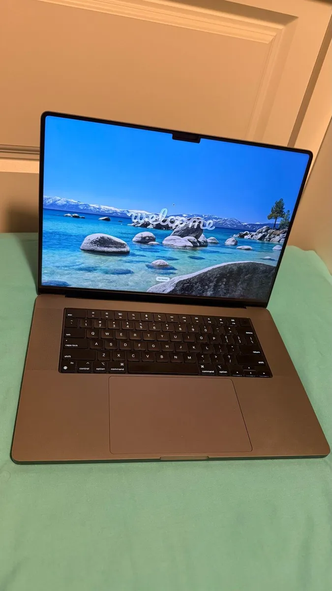 MacBook M1 Pro - Image 2