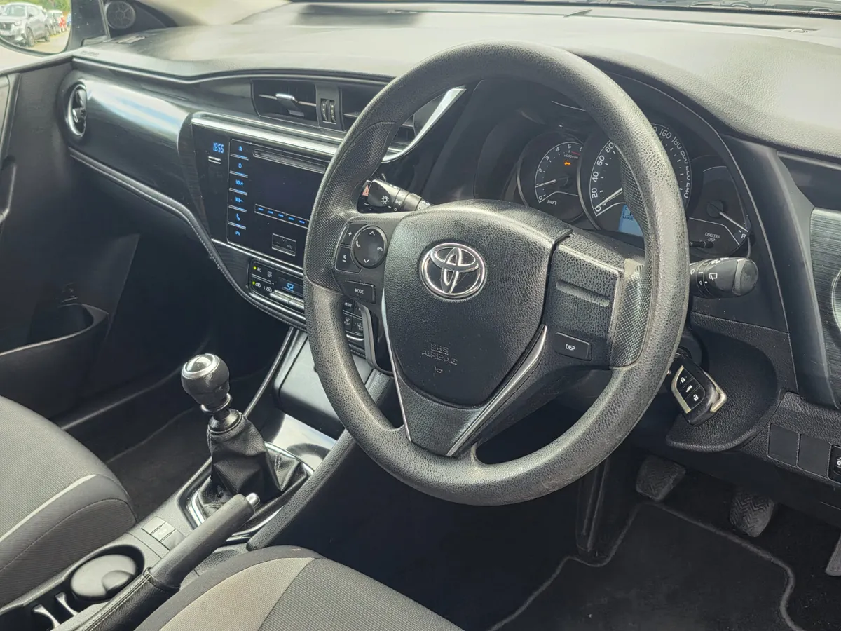 2018 Toyota Auris 1.4 D4-D TERRA // NEW D.O.E - Image 4