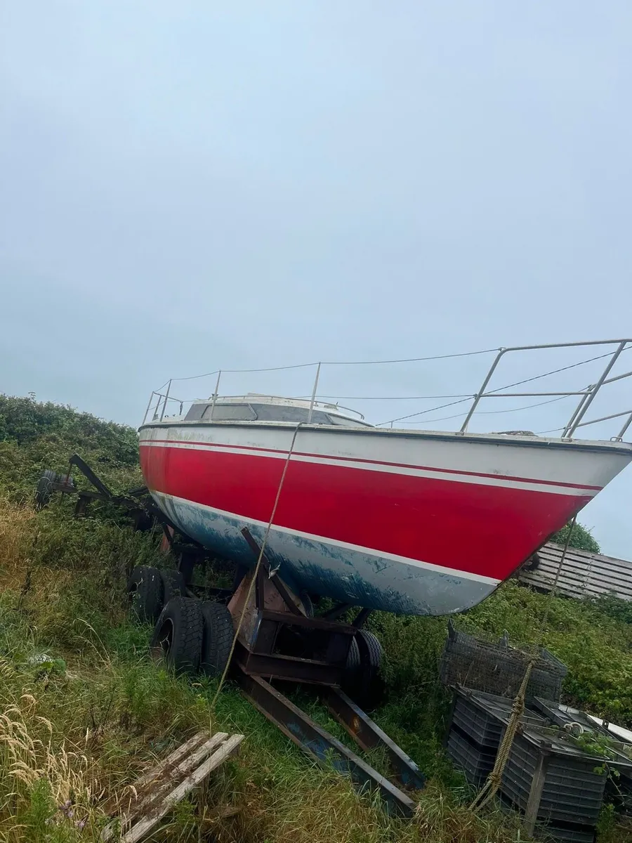 Fibreglass yacht - Image 3