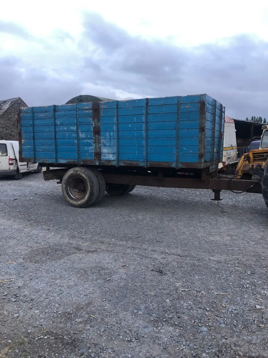 Grain trailer - Image 1