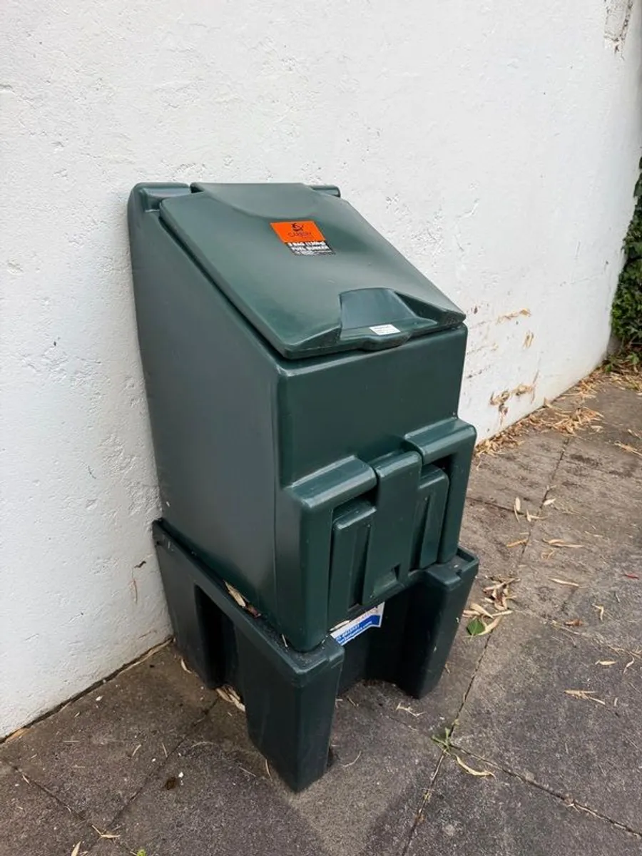 Coal bunker, stand and bag of Coal - Image 2
